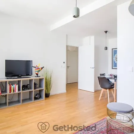 Panoramic View Of - Charming Flat - Gethosted
